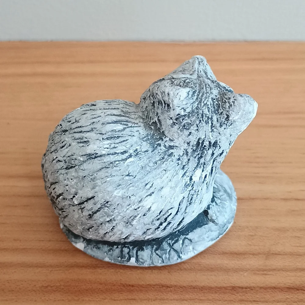 Vintage Mt St Helens Ash Signed Bekka Racoon Figurine Handcrafted 2.25" - Picture 2 of 8